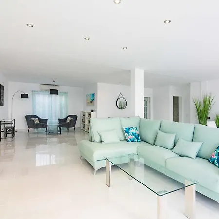 Dreams Villa *